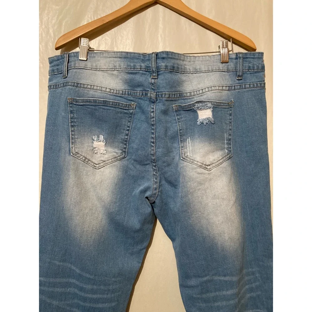 Cover Girl Womens Cropped Jeans Blue‎ Distressed Medium Wash Frayed Plus 20W New
